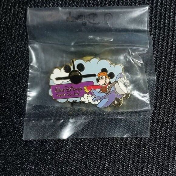 Disney 2001 Pin Mickey Airplane Walt Disney Travel Company Earforce One 3582 VTG - Picture 6 of 8